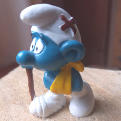 20097 Injured Smurf With Dark Brown Plaster (Verletzter Schlumpf)