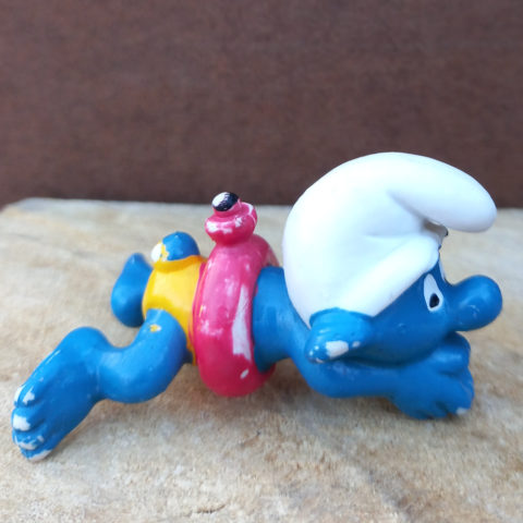 20025 Swimmer Smurf With Red Ring And Yellow Pants (Schwimmschlumpf Mit Rotem Ring Und Gelben Hosen) #2