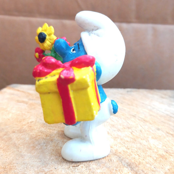 20040 Gift Smurf (Geschenkschlumpf) - Image 2
