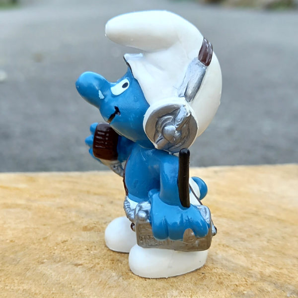 20143 CB Operator Smurf with Silver Radio (CB Funker Schlumpf mit Silber Radio) #1 - Image 2