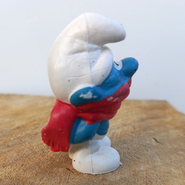 20004 Shiver Smurf with Red Scarf (Winterschlumpf) - Image 4