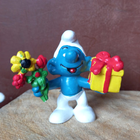 20040 Gift Smurf (Geschenkschlumpf) #2