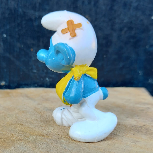 20097 Injured Smurf with Light Brown Plaster (Verletzter Schlumpf) #3 - Image 2