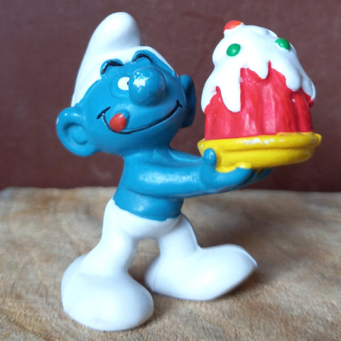 20100 Cake Smurf With A Red Cake (Tortenschlumpf) #2