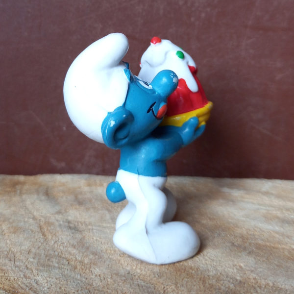 20100 Cake Smurf with a Red Cake (Tortenschlumpf) #2 - Image 4
