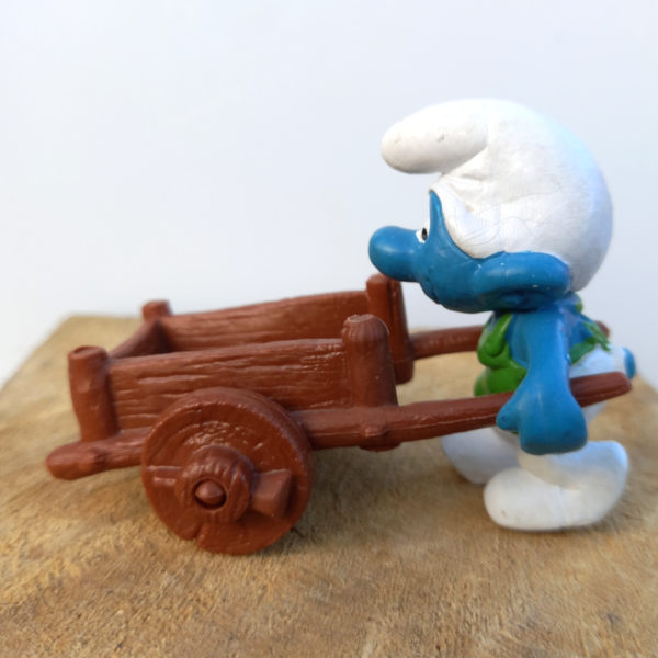 40206 Gardener Super Smurf with Wheel Barrow (Gärtner Schlumpf mit