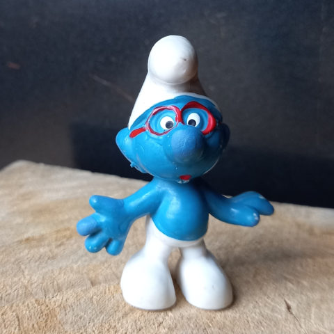 20006 Brainy Smurf with Red Glasses (Brillenschlumpf) #4