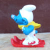 20091 Skier Smurf with White Dishes on Ski Poles RARE (Skiläufer Schlumpf) #3 - Image 2