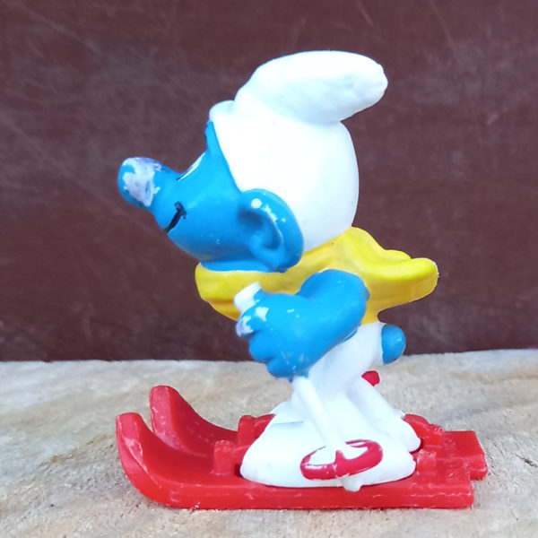 20091 Skier Smurf with White Dishes on Ski Poles RARE (Skiläufer Schlumpf) #3 - Image 2