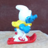 20091 Skier Smurf with White Dishes on Ski Poles RARE (Skiläufer Schlumpf) #3 - Image 4