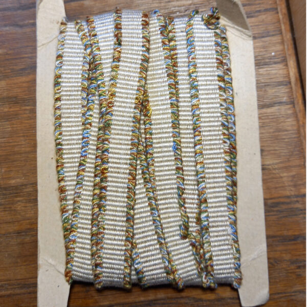Vintage Upholstery Braid Cream with Coloured Edge (UB-004) sold by the meter - Image 3