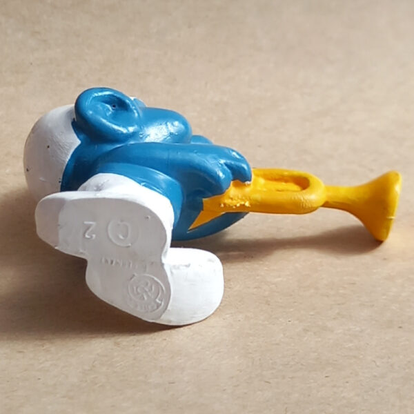 20047 Trumpeter Smurf with Yellow Trumpet (Trompeter Schlumpf mit gelber Trompete) #2 - Image 6