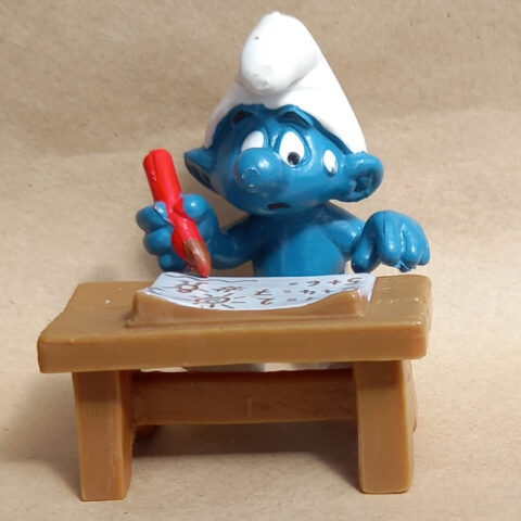 40220 School Desk Super Smurf (Schlumpf auf der Schulbank)