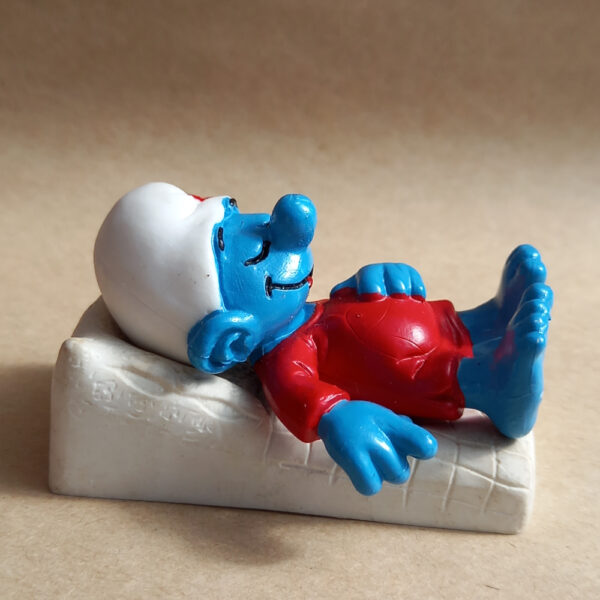 40240 Bed Smurf on White Mattress (Schlumpf im Bett) - Image 2