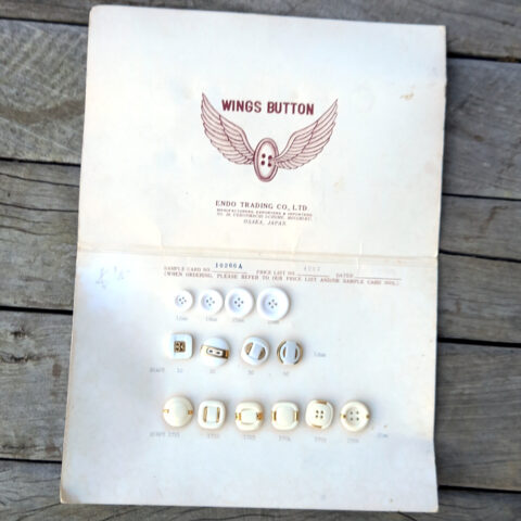 1975 Wings Button Salesman Sample Card (BUT-011)