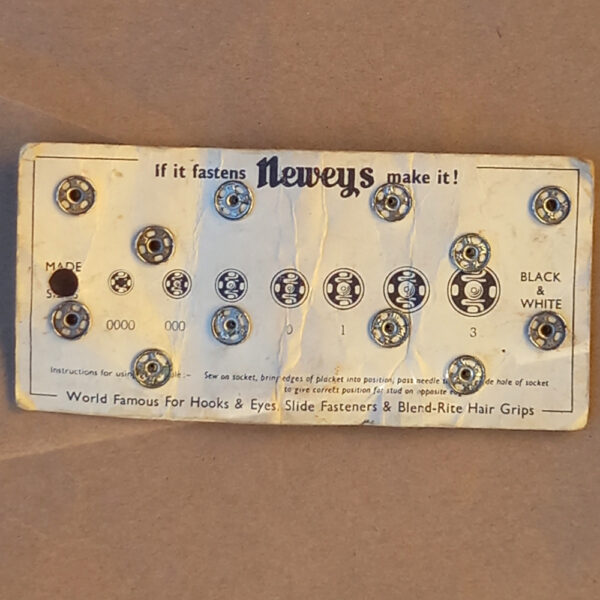 Newey’s Sew-On Metal Snap Fasteners Silver x12 Size 1 (BUT-015) - Image 2
