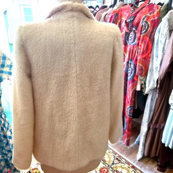 1970s White Faux Fur Winter Coat size Medium (VC-010) - Image 2