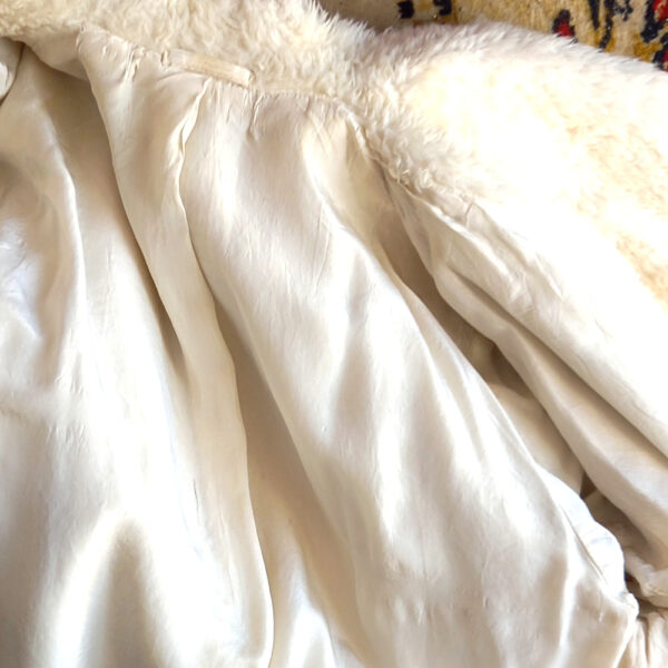 1970s White Faux Fur Winter Coat size Medium (VC-010) - Image 3