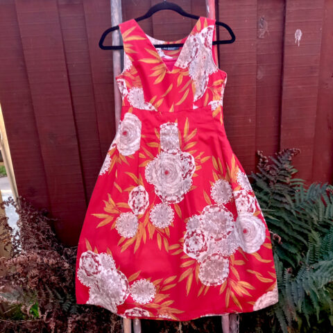 Sleeveless Dress Red Floral Wild South size 8 (VC-030)