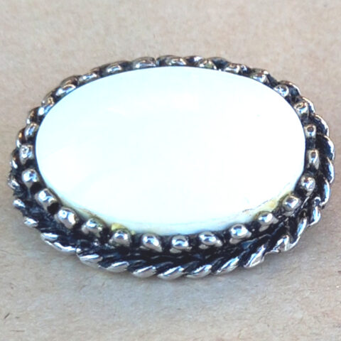 Vintage Oval White Glass Brooch (VCAJ-008)