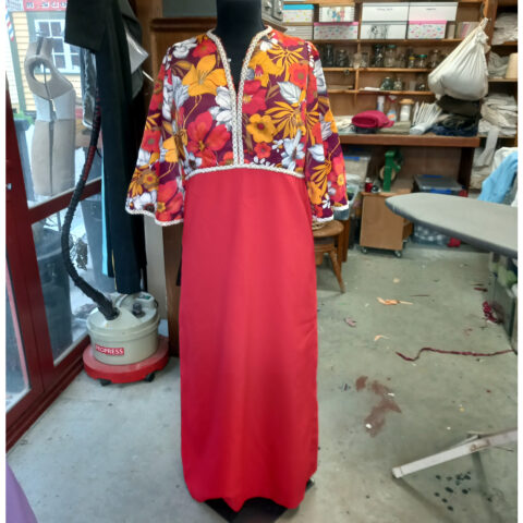 Vintage Full Length Polyester Dress Red size M (VCD-009)