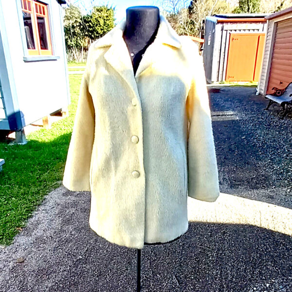 1960s Faux Fur Winter Coat Cream Lady Chelsea size 14 (VCM-001) - Image 3