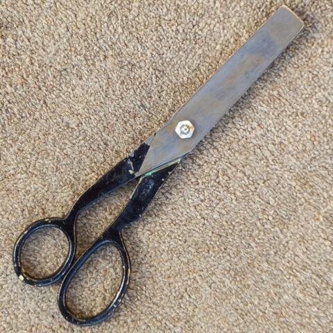 Vintage Shears to Cut Stained Glass Pattern (MIS-007)