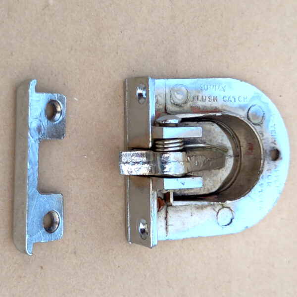 Summy Metal Flush Push Catch (ANTR-002) - Image 2