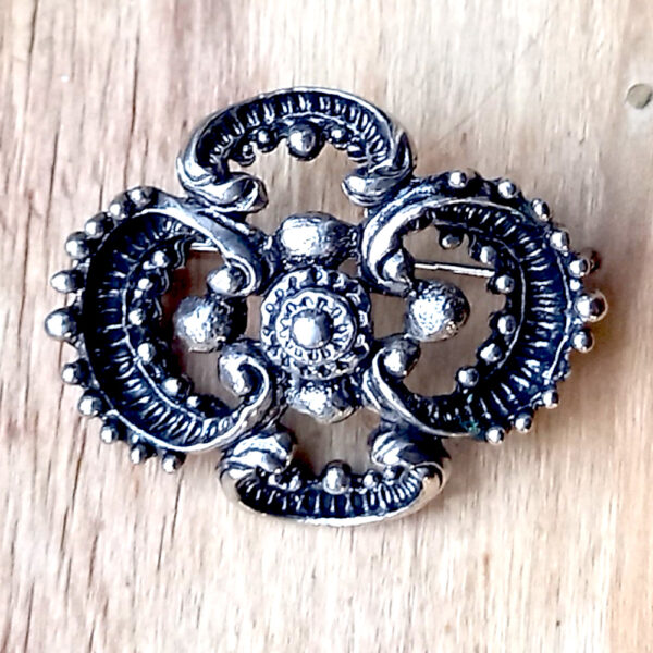 Vintage Metal Brooch (VCAJ-025)