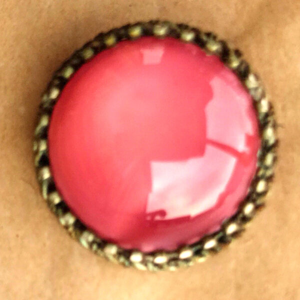 Vintage Round Pink Glass Brooch (VCAJ-031) - Image 3