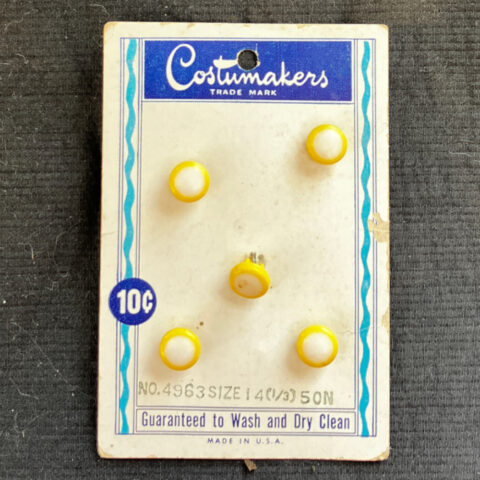9mm Vintage Costumakers Buttons White/Yellow On Card x5 (BUT-022)