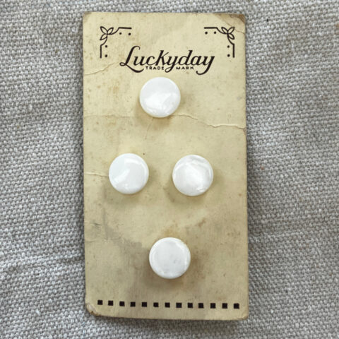 11mm Vintage Luckyday Buttons Mother-Of-Pearl on Card x4 (BUT-023)