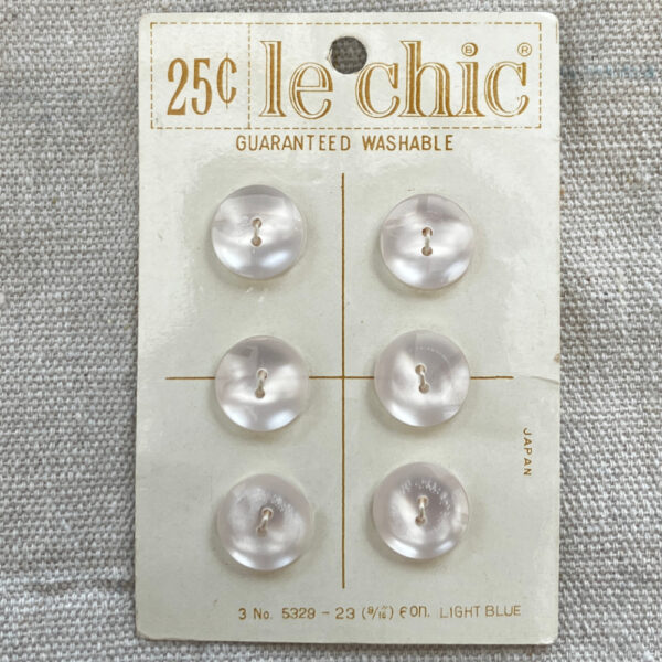14mm Vintage Le Chic Buttons Cream On Card x6 (BUT-028)