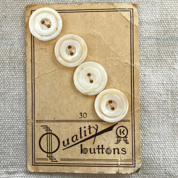19mm Vintage K Quality  Buttons Mother-Of-Pearl on Card x4 (BUT-029)