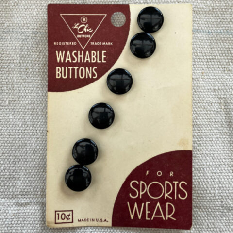 11mm Vintage Le Chic Buttons Black On Card x6 (BUT-031)