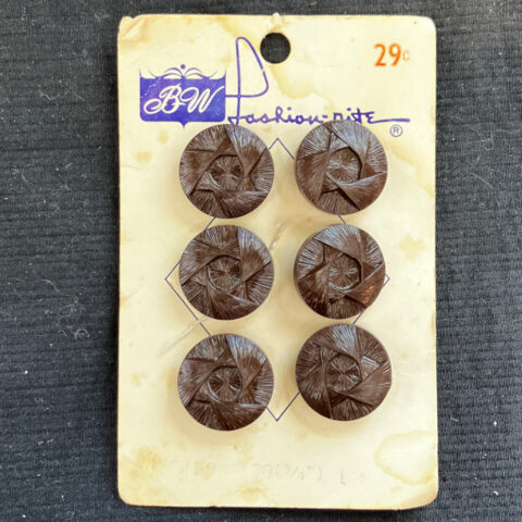 18mm Vintage BW Fashion-Nite Buttons Brown x6 On Card (BUT-035)
