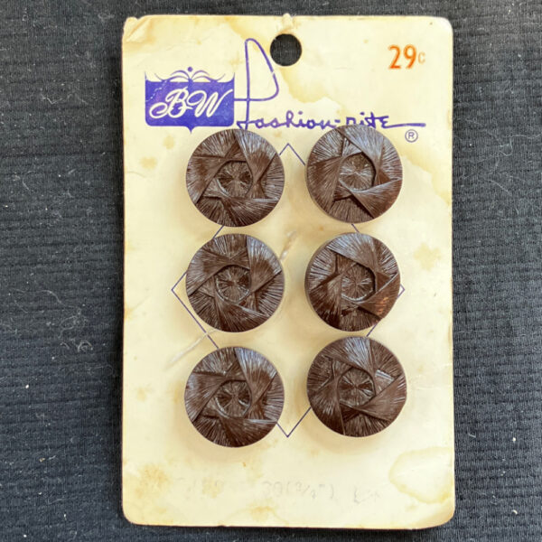 18mm Vintage BW Fashion-Nite Buttons Brown x6 On Card (BUT-035)
