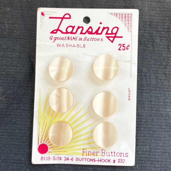 15mm Vintage Lansing Buttons Light Apricot On Card x6 (BUT-038)