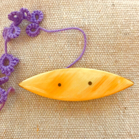 Vintage Horn Tatting Shuttle (MIS-019)