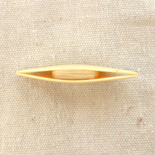 Vintage French Ivory Tatting Shuttle (MIS-020) - Image 2