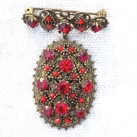 Vintage Dangle Brooch with Red Rhinestones (VCAJ-045)