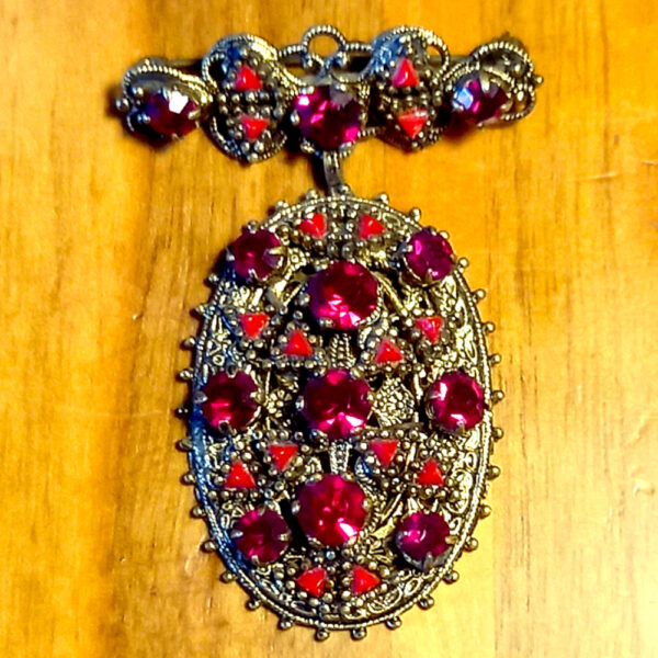 Vintage Dangle Brooch with Red Rhinestones (VCAJ-045) - Image 3