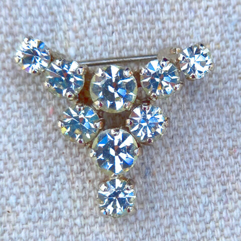 Small Vintage Rhinestone Brooch (VCAJ-048)