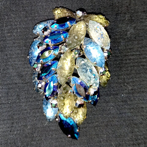Beautiful Large Vintage Blue Rhinestone Brooch Concave (VCAJ-055)