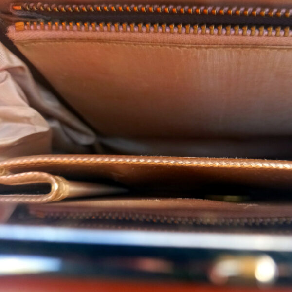 Vintage Vinyl Purse Windsor Tan by Chancellor (VCBA-004) - Image 7