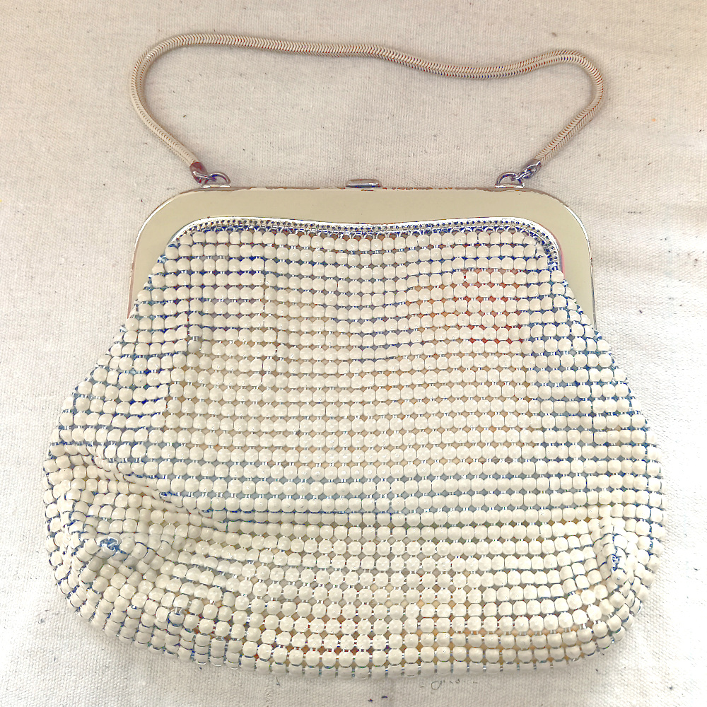 1960s Vintage Cream Enamel Mesh Purse by Glomesh (VCBA-008)