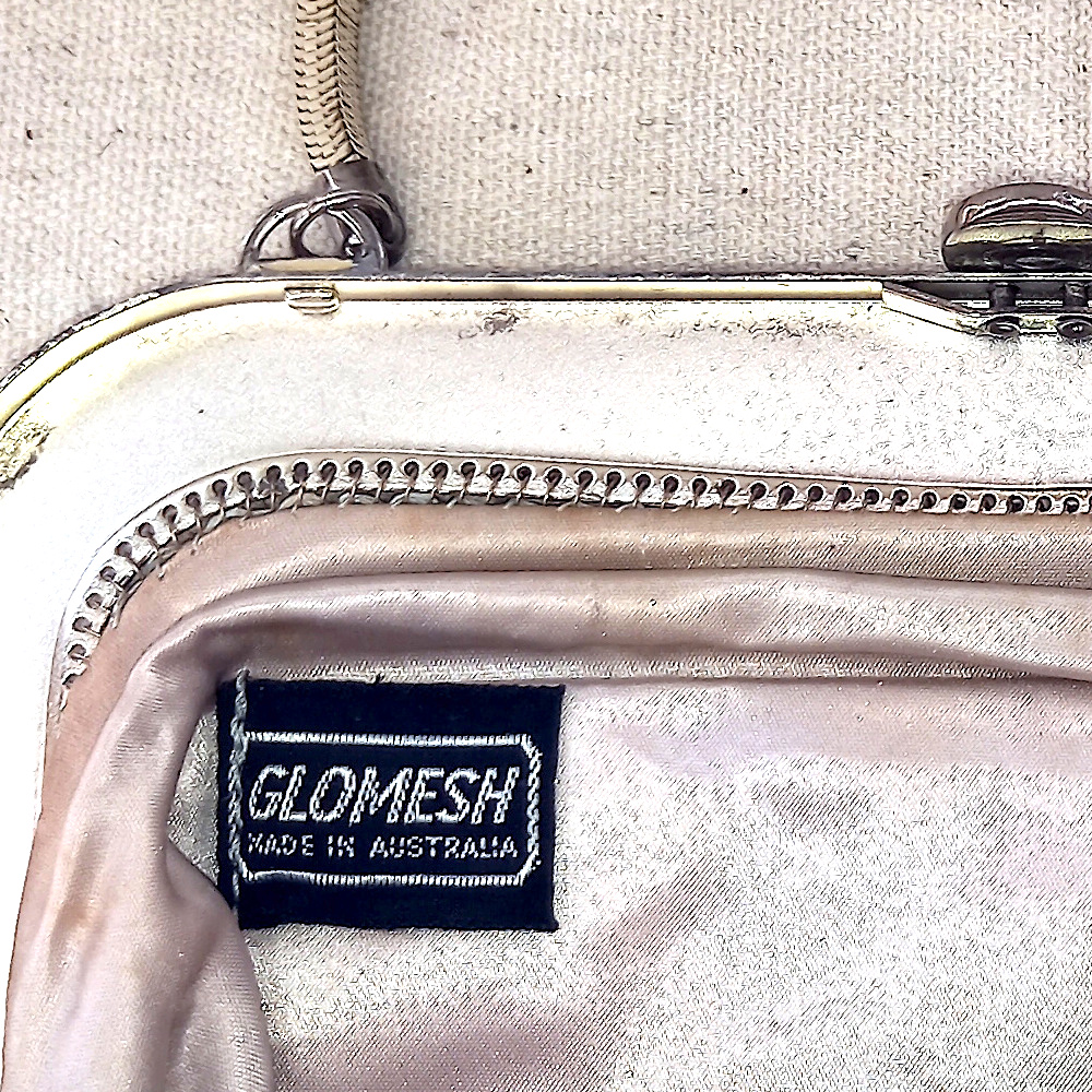 1960s Vintage Cream Enamel Mesh Purse by Glomesh (VCBA-008) - Image 3