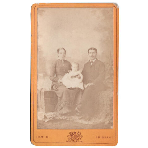 CdV of Couple with Child by Lomer Brisbane (ANPH-027)