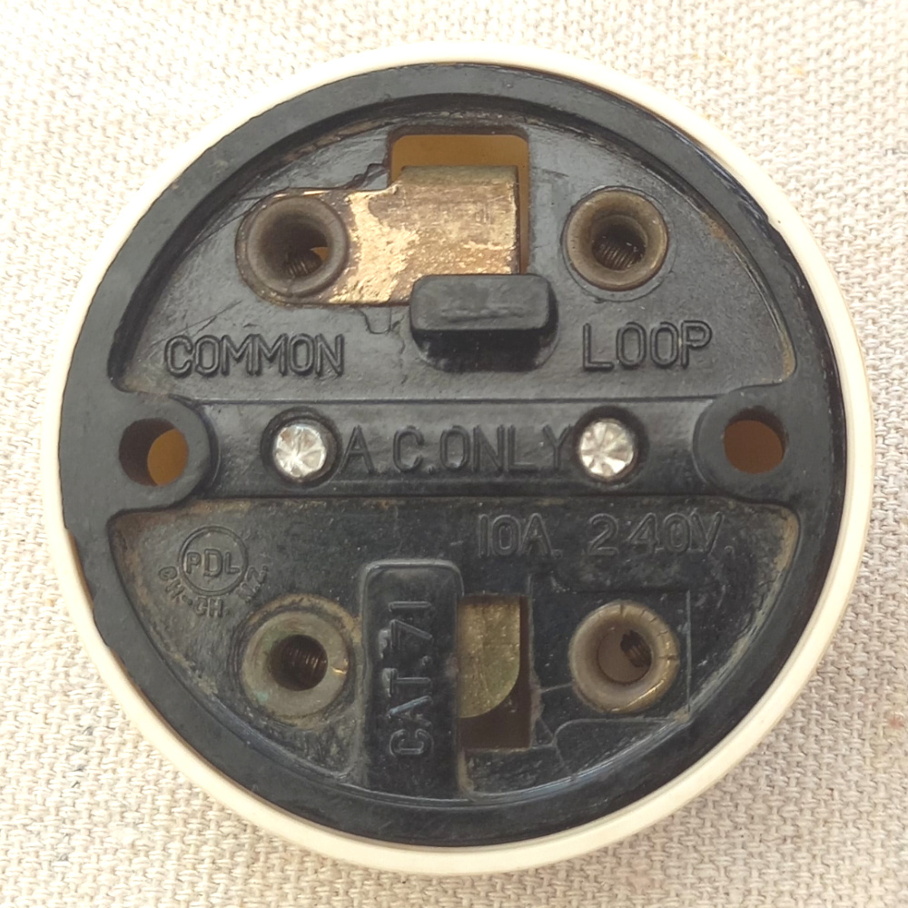 Bakelite Rocker Switch White 10A 240VAC by PDL (ANTV-009) - Image 2