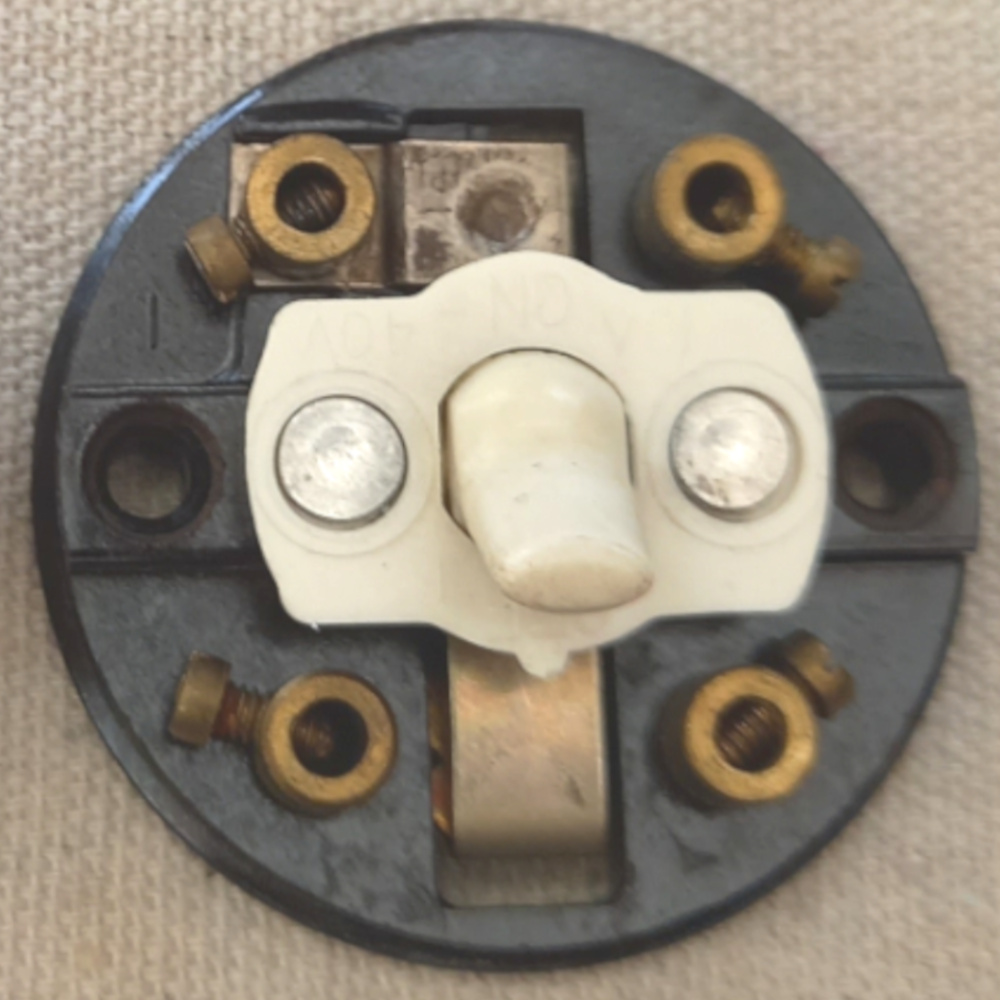 Bakelite Rocker Switch White 10A 240VAC by PDL (ANTV-009) - Image 3